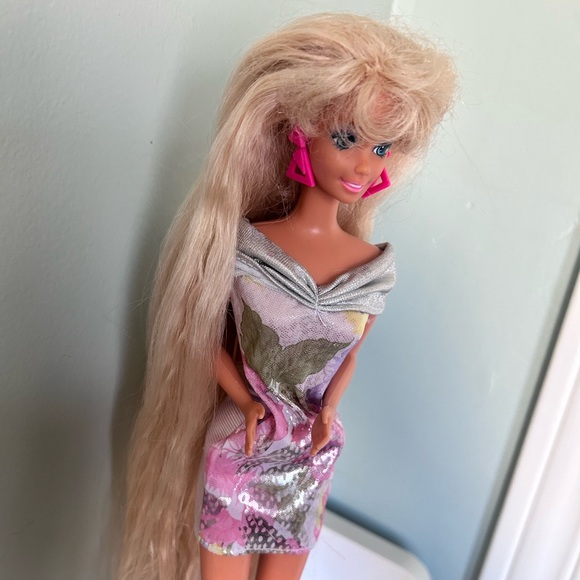 Totally Hair Barbie - Picture 2 of 6
